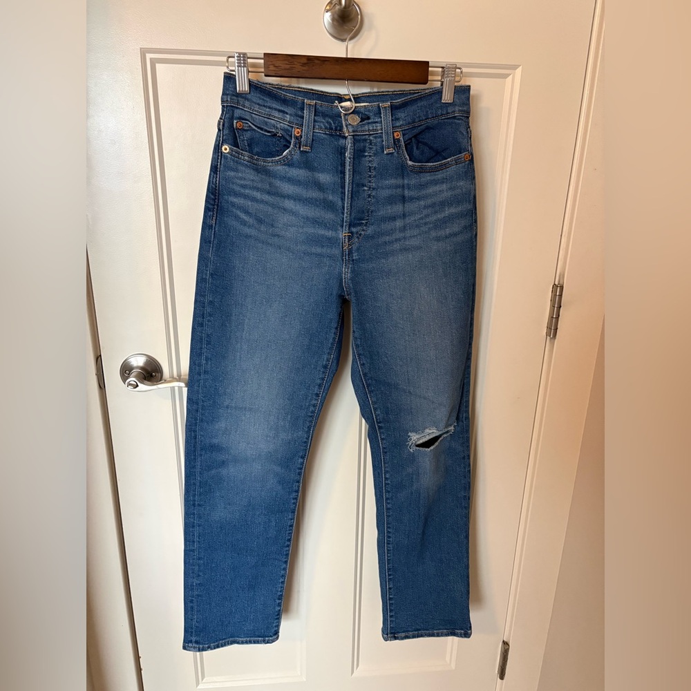 Women Levi’s Straight Jeans